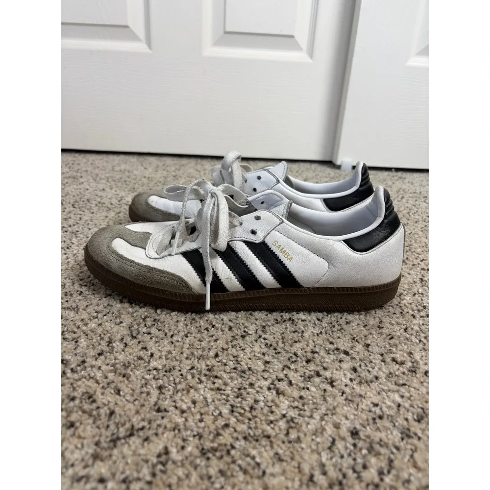 Adidas Samba OG Classic Low Top Sneakers Mens 9 Gum Sole White Black B75806